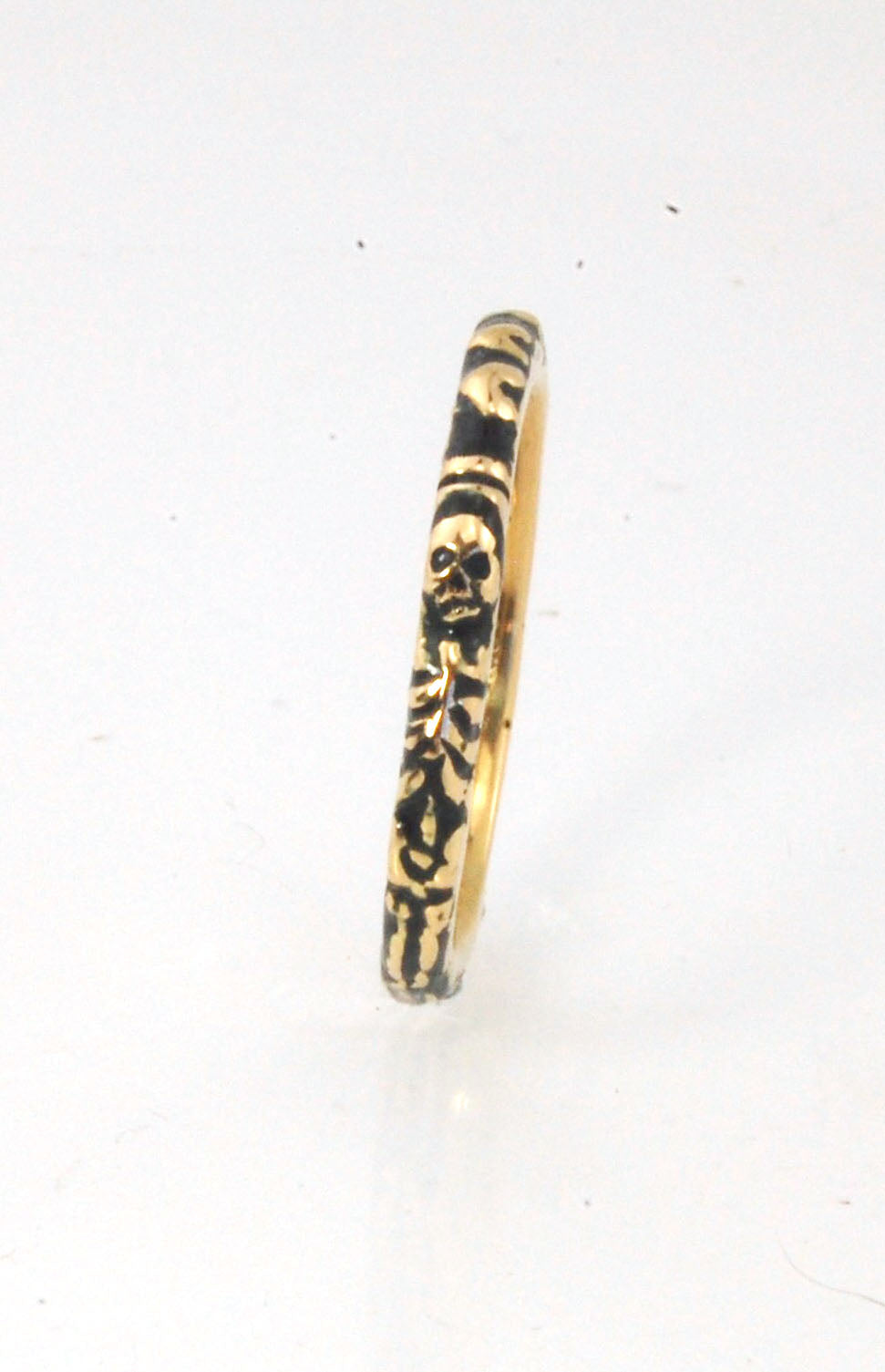 Memento Mori Skeleton Ring in 14k gold with Black enamel - 2.7mm