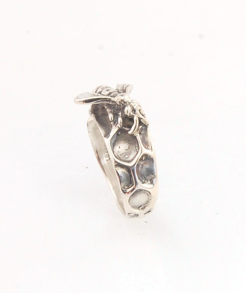 Milk Brood Bee Ring