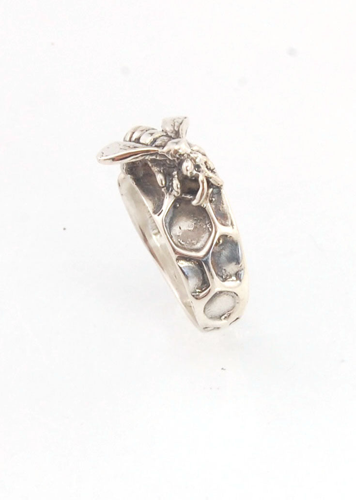 Milk Brood Bee Ring