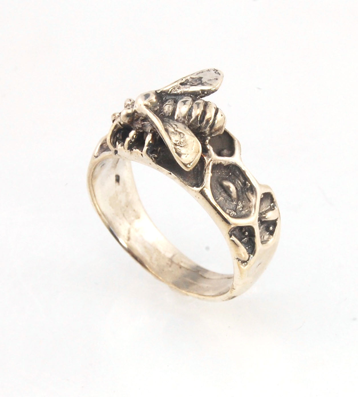 Milk Brood Bee Ring