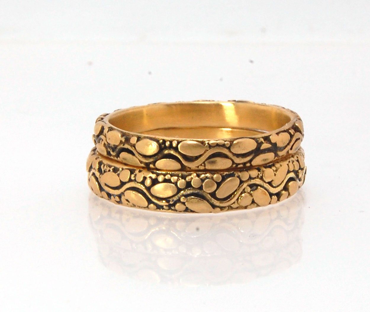 Ovals Pattern Band -3mm- Order in any size -14k, 18k, FS or Sterling This is a 3mm patterned band with small oval and small granules around a wavy center line. This is a cast version of a striking and fun band I originally made in fine silver using the pr