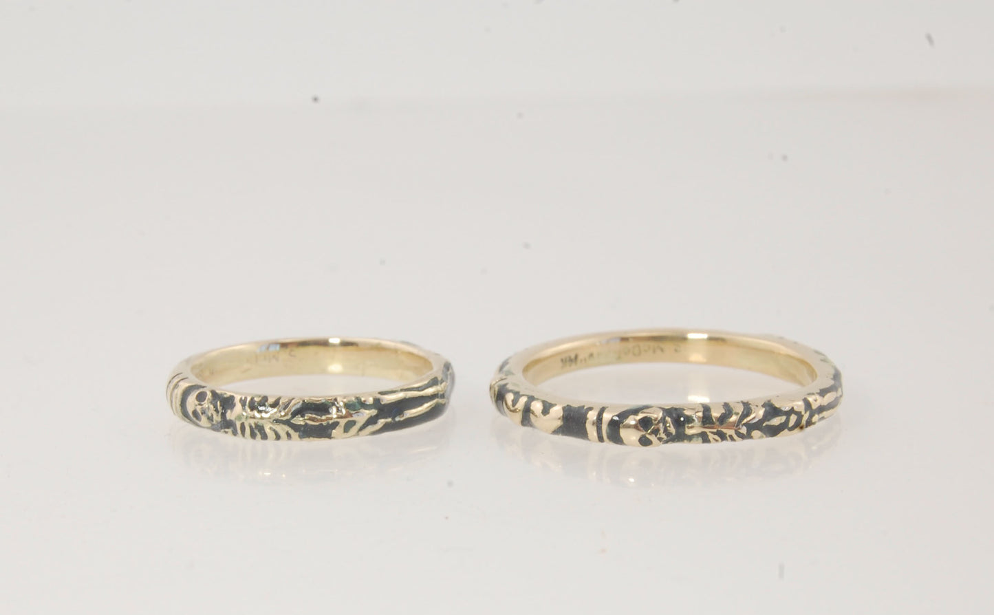 Memento Mori Skeleton Ring in 14k gold with Black enamel - 2.7mm