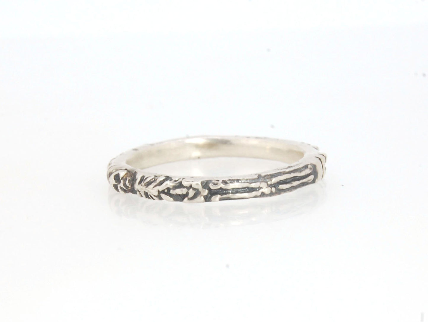 Oxidized Memento Mori Skeleton Ring - 2.7mm - Sterling Silver This is the most narrow of my Memento Mori Skeleton rings at 2.7mm wide! The Skeleton is flanked by crossed bones on one side and intertwined hearts and an hourglass on the other. This is the 4