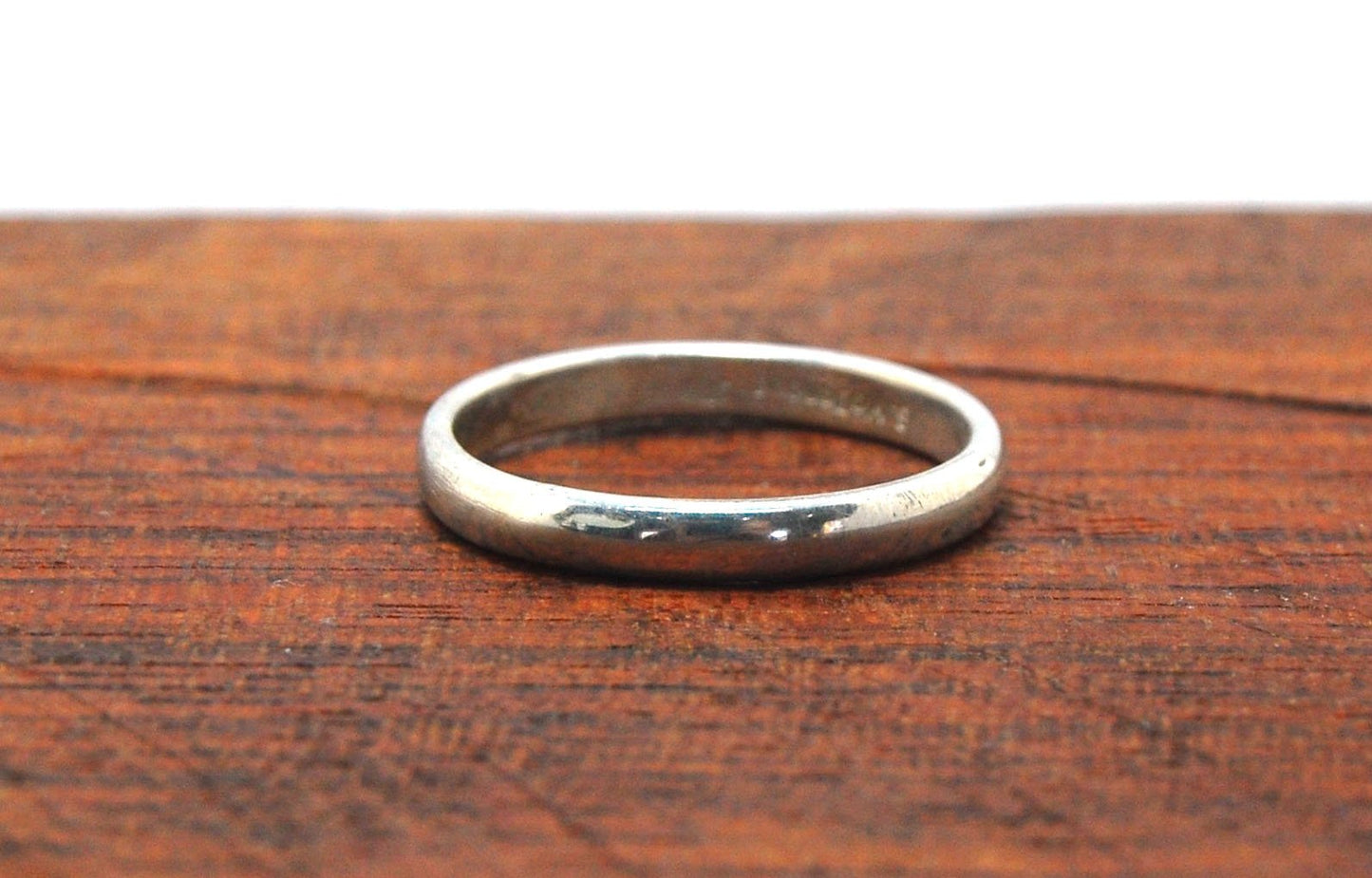 3mm Half Round Plain Band - 3mm wide x 1.5mm thick - in Gold or Silver This half round plain band is milled in my studio and hand finished to your specifications. 3mm wide x 1.5 mm thick. This half round band ring is pictured in sterling silver, but can b