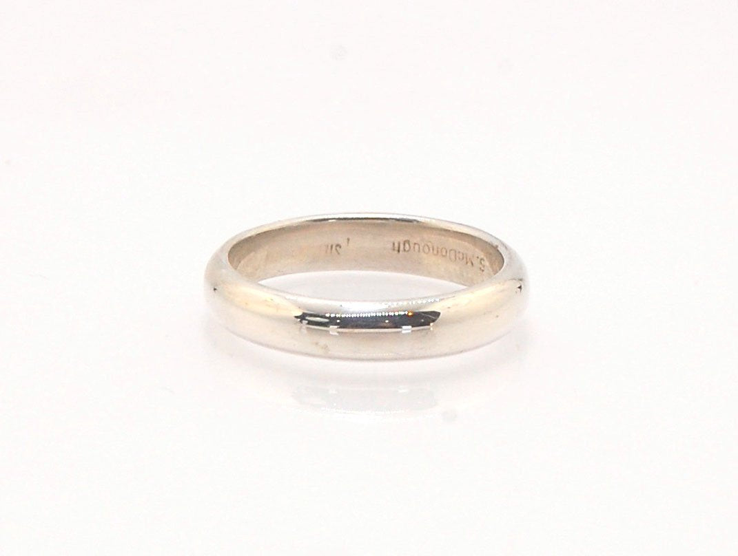 4mm Half Round Plain Band - 4mm wide x 1.8mm thick in Gold or Silver This half-round plain band is milled in my studio and hand-finished to your specifications. 4mm wide x 1.8 mm thick. This half-round band ring is pictured in sterling silver but can be c