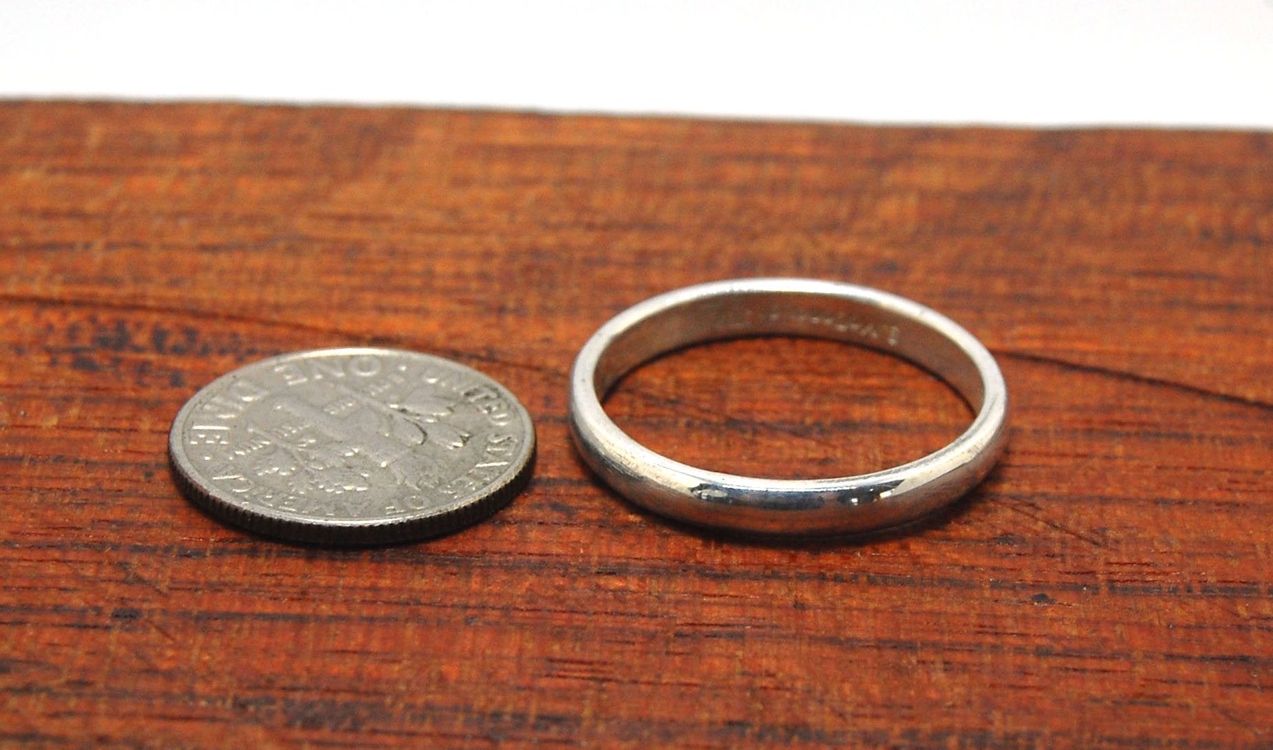 3mm Half Round Plain Band - 3mm wide x 1.5mm thick - in Gold or Silver This half round plain band is milled in my studio and hand finished to your specifications. 3mm wide x 1.5 mm thick. This half round band ring is pictured in sterling silver, but can b