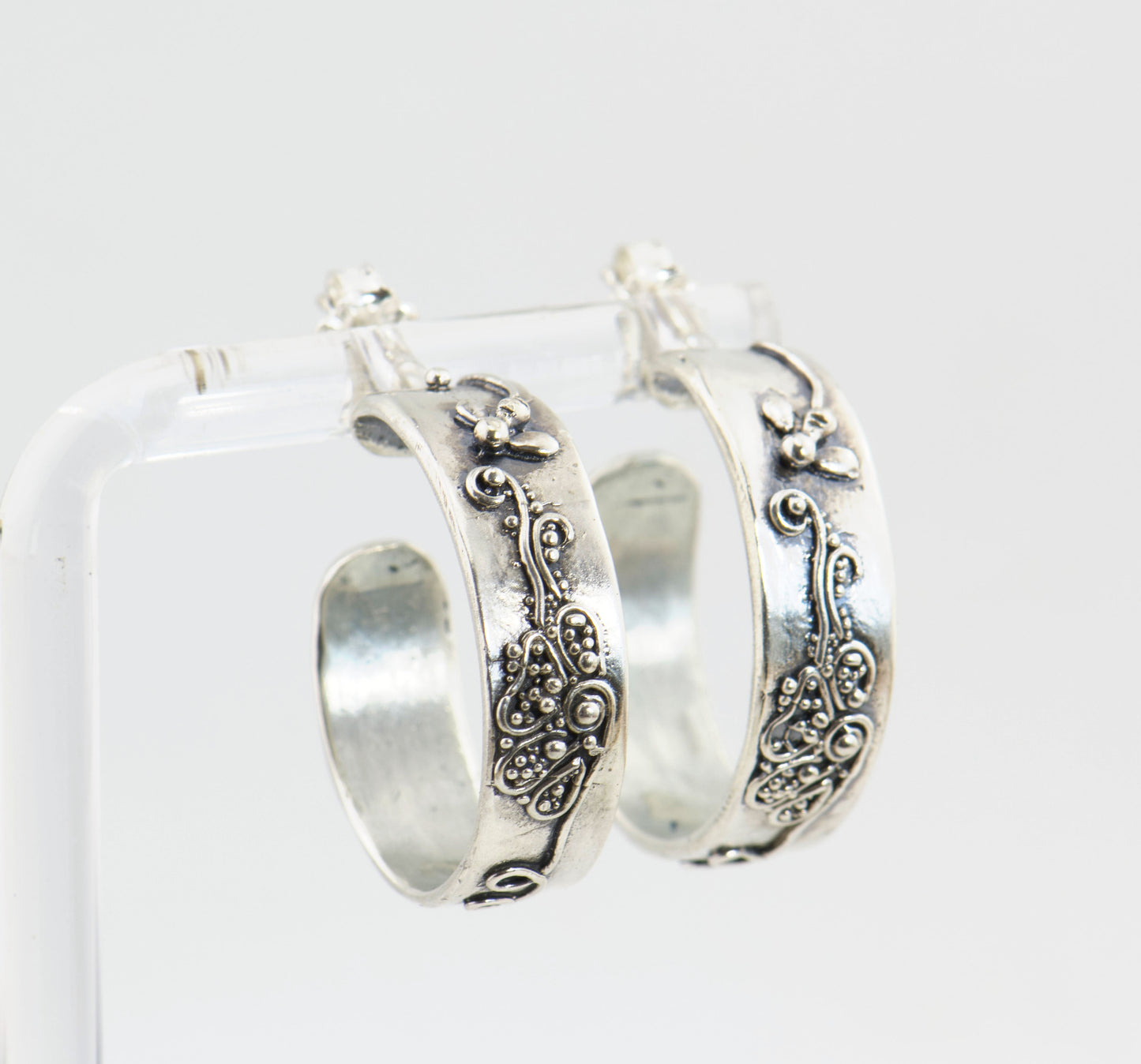 Pollinator Pattern Hoop Posts in Sterling