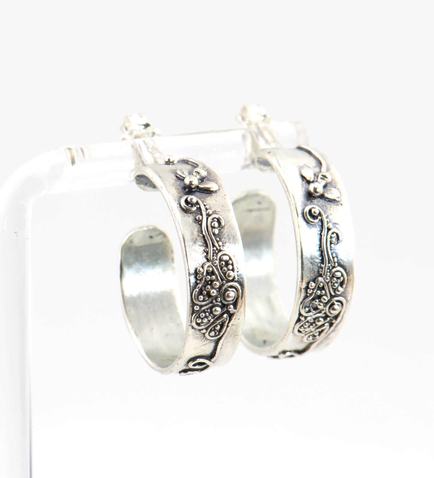Pollinator Pattern Hoop Posts in Sterling