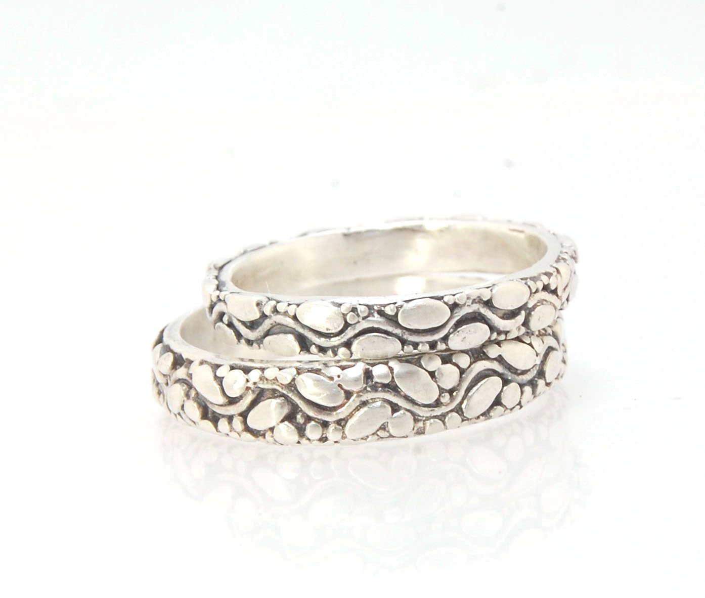 Oval Dot Pattern Band - 4.7mm - Order in any size -14k, 18k, Fine Silver or Sterling This is a 4.7 mm wide patterned band with ovals and heavy granules around a wavy center line.This is a cast version of a fun wavy patterned band with ovals and larger gra