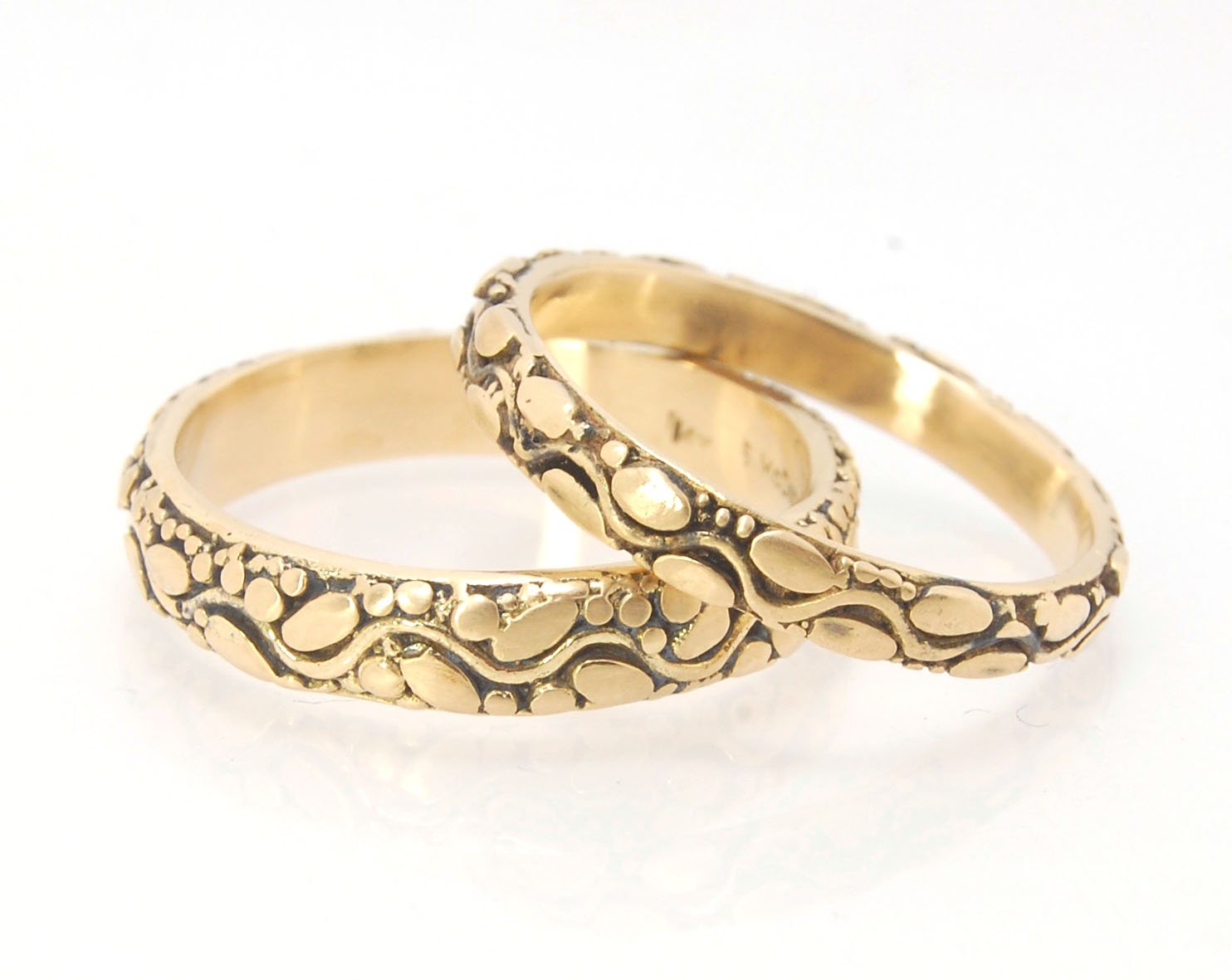 Ovals Pattern Band -3mm- Order in any size -14k, 18k, FS or Sterling This is a 3mm patterned band with small oval and small granules around a wavy center line. This is a cast version of a striking and fun band I originally made in fine silver using the pr