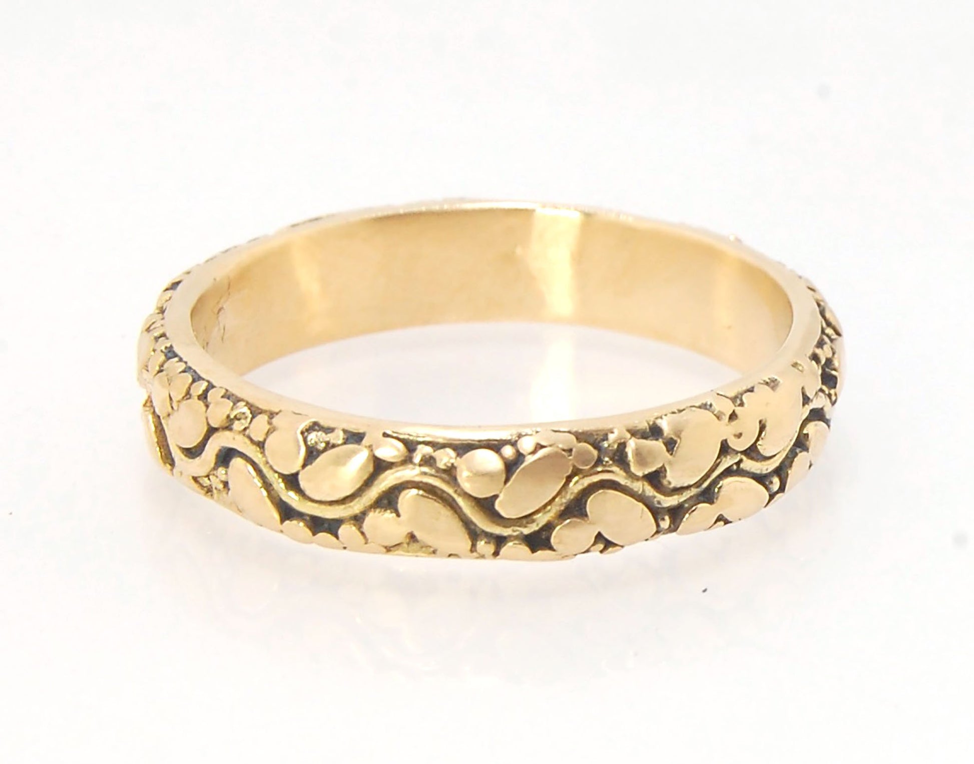 Oval Dot Pattern Band - 4.7mm - Order in any size -14k, 18k, Fine Silver or Sterling This is a 4.7 mm wide patterned band with ovals and heavy granules around a wavy center line.This is a cast version of a fun wavy patterned band with ovals and larger gra